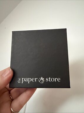 Empty the paper store small gift box